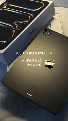 Unboxing my iPad Pro 🖤 #unboxing #ipad #ipadpro#viral #tiktok 