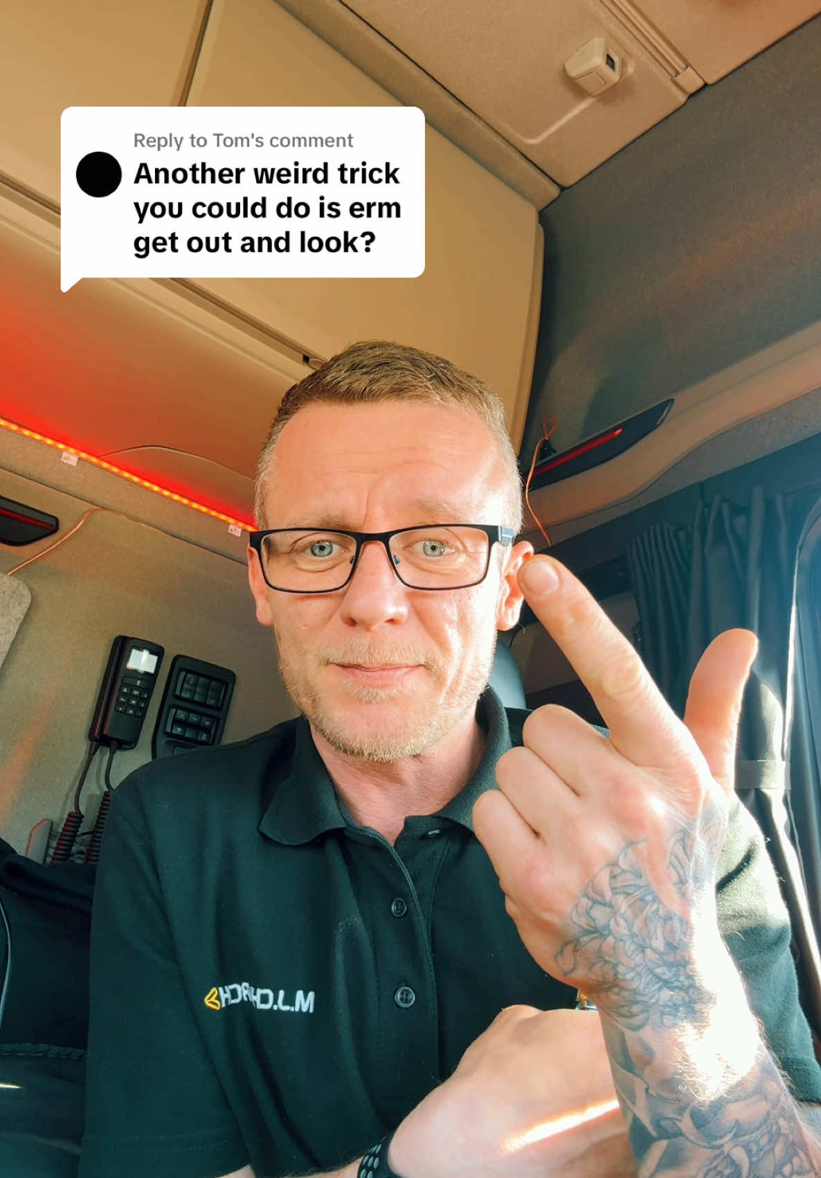 Replying to @Tom all about working smart and not hard 👍💯 #fyp #foryoupagе #foryoupageofficial #reply #reversing #worksmartnothard #think #useyourbrain #hopethishelps #clever #thinking #smart #comment #truck #trucks #trucker #trucking #trucksoftiktok #truckersoftiktok 