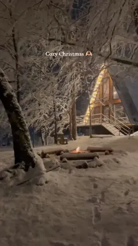#cozy #snow #besttime #cozyathome #xmas #christmasdecor #christmastime #cozylittlechristmas #christmas #snowynight #december #fyp 