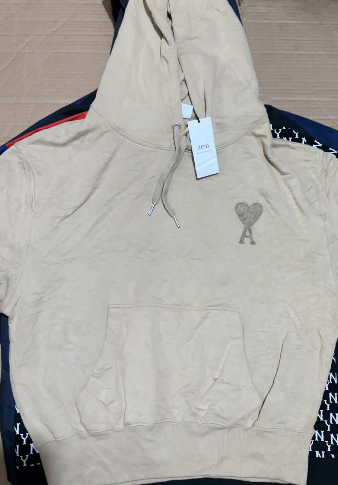 New stocks!!!! #fyp #foryoupage #thrifted #ukayukayfinds #preloved #SmallBusiness #smallbusinessowner #ukay #streetwear #ukayfits #dubaibox 