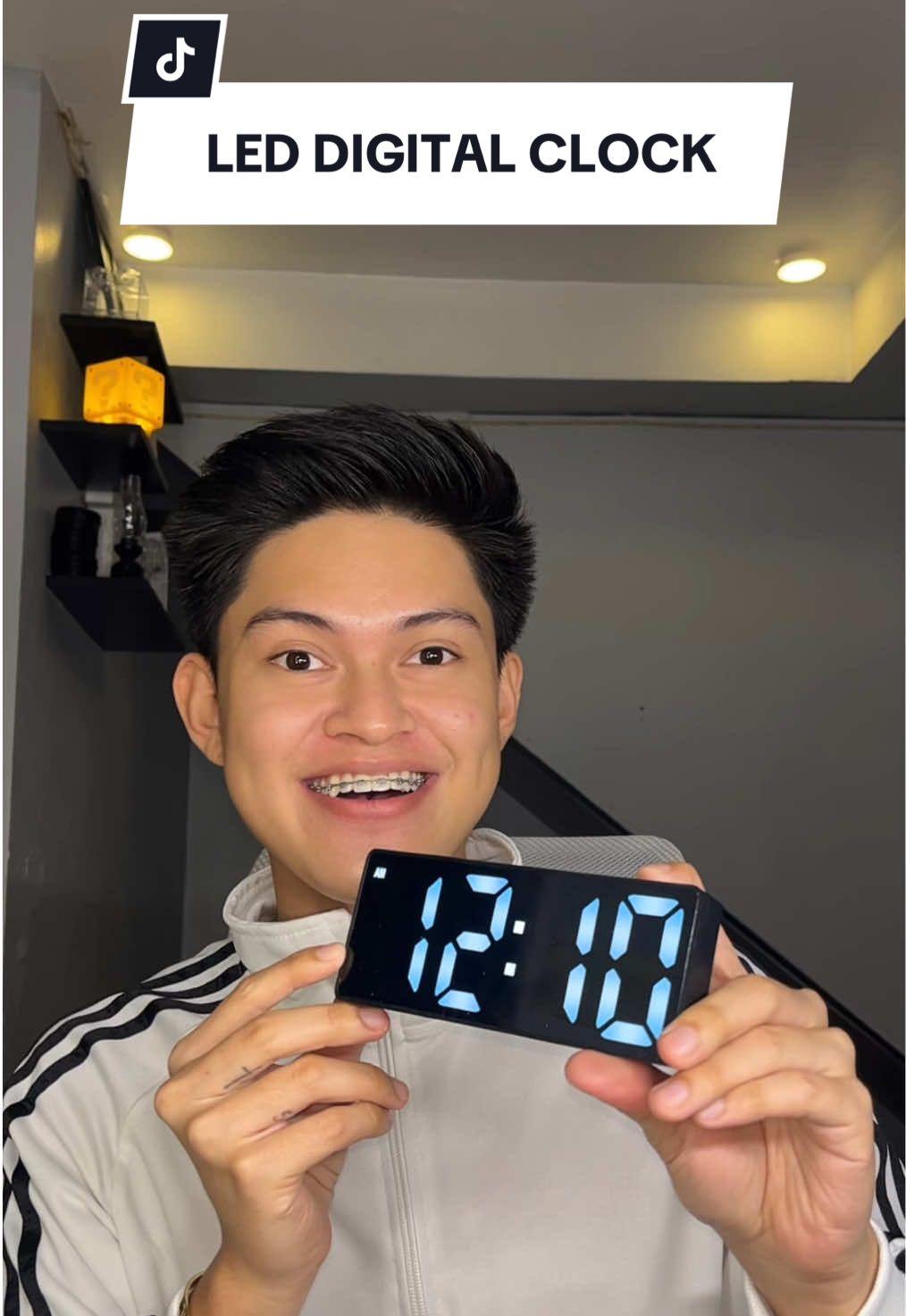 very aesthetic sa kwarto nitong led digital clock na nabili ko battery operated na siya and may chord na rin na kasama #leddigitalclock #digitalclock #ledclock 