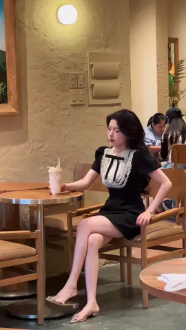 #xuhuongtiktok #xh #trending#fyp #fypシ #vairal #hanhsino97 #thoitrang #thoitrangnu #quanao #fashion #fashiontiktok #phoidoxinh #oufit #mixdo #style #❤️#LearnOnTikTok #phoido #macdepmoingay 