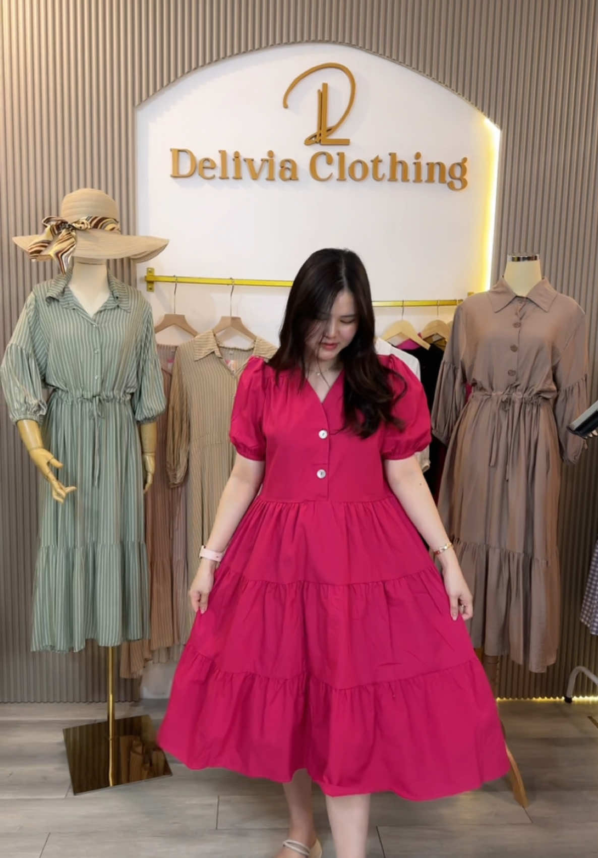 Finally akhirnya ready stock juga warna fushia Dress Moly Poplin #ramadhanekstraseru #dresskondangan #dress #dresspoplin #dresslebaran #bajulebaran2025 #fyp #masukberandafyp 