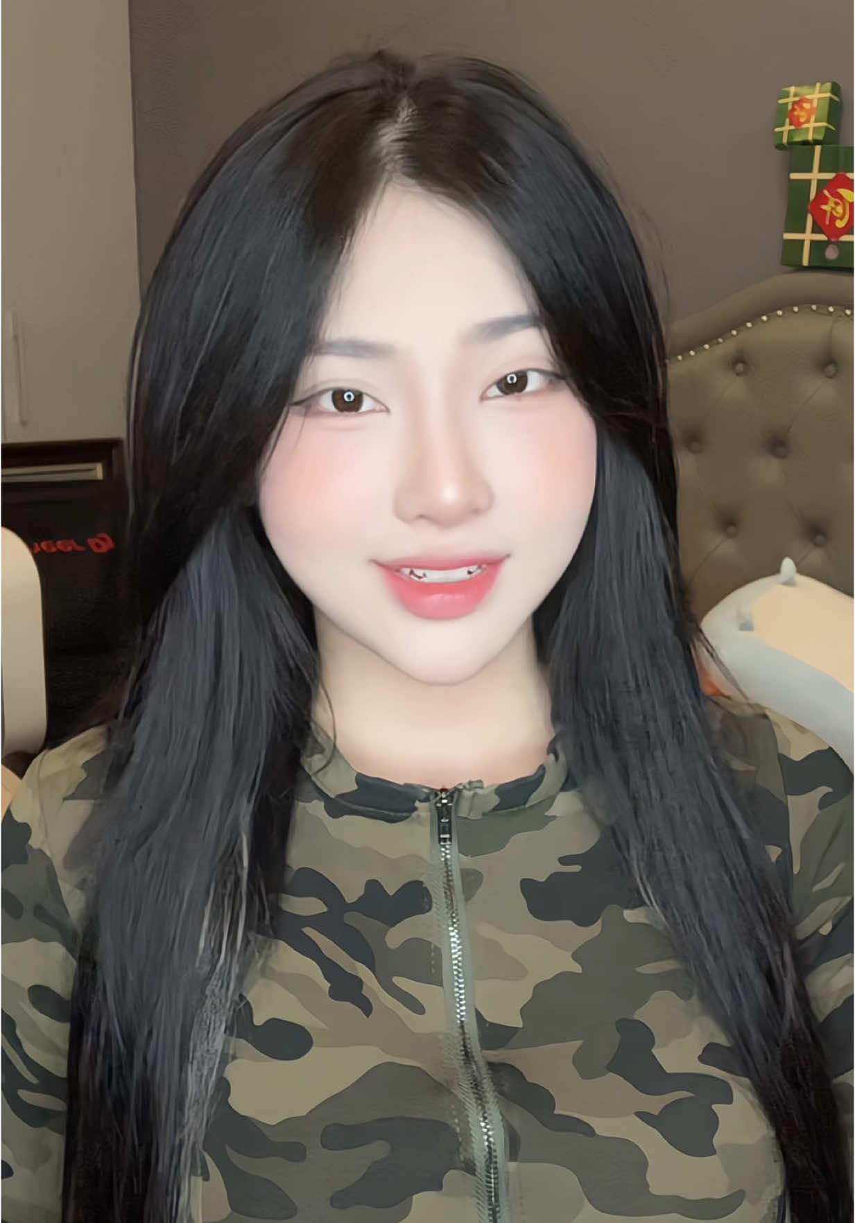 đừng quay em hãy nhìn lại …  @Lương Quỳnh Như  #luongquynhnhu #xuhuong #viral #NhanVatChinh 