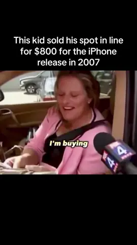 He made out with an iPhone and $800 cash. 🤷🏻‍♂️😂 #iphone #apple #technology #Tech #techtok #stevejobs #entrepreneur #entrepreneurship #nostalgia  