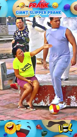 Giant slipper prank #funnyvideos #funnymoments #prankvideos #funnyvideo #funny #prank #funnyprankvideos #prankvideo #funnypranks #funnyprank #fyp 