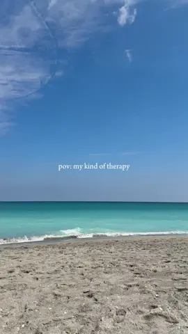 i love my little beach town 🩵🏝️🥥🐚🌊 #CapCut #beachtown #beachvibes #beachlife #jupiter #jupiterfl #therapydupe #fyp 