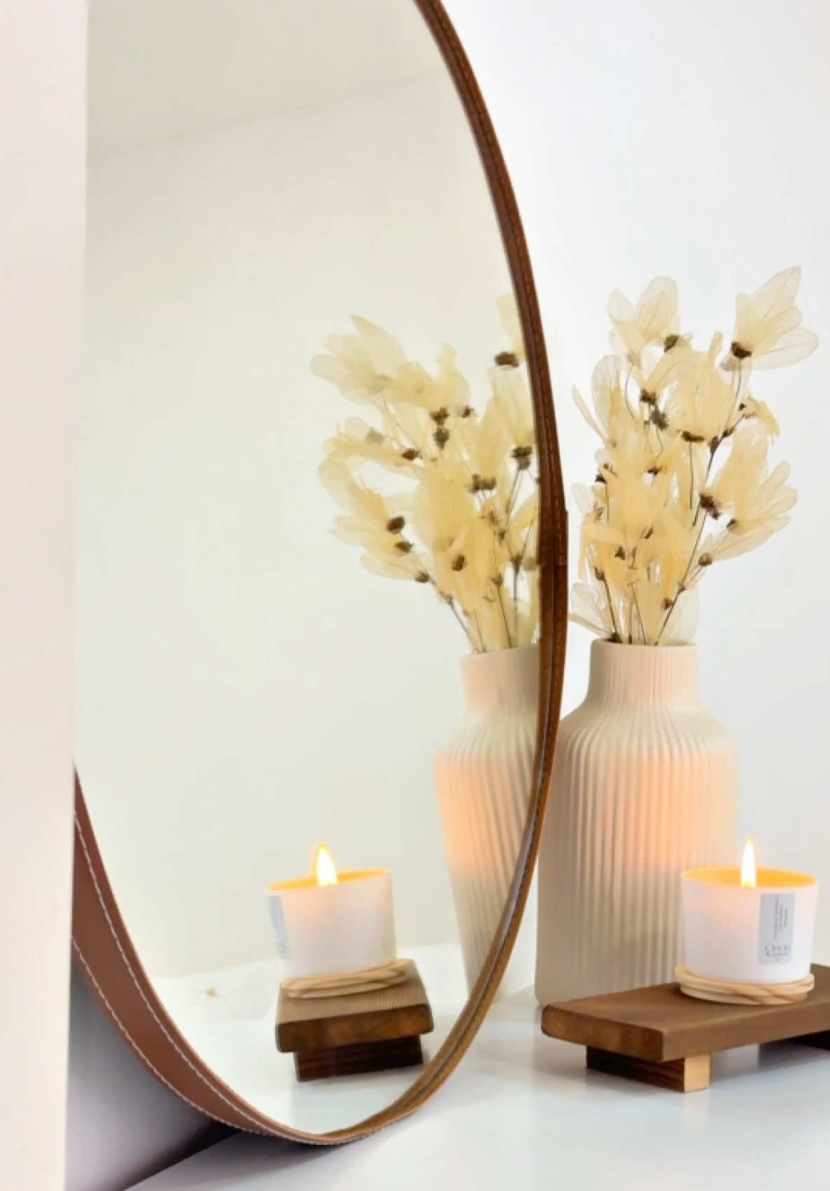 Comprei um espelho redondo com borda de couro da Shopee para decorar meu quarto!  #shopee #achadinhos #shopeehaul #shopeecheck #shopeefinds #shopee_id #achadinhosdashopee #achadosdashopee #achadosnashopee #acheinashopee 