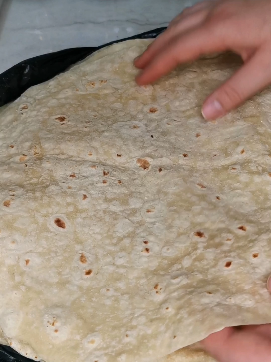أنجح وصفة تاع خبز تورتيلا معتمدة عندي من سنين 🥖 🍞 💖 #المطبخ_الجزائري  #خبز_التورتيلا  #جزائرية_وافتخر  #ramadanrecipes #رمضان_يجمعنا  #وصفات_رمضانيه  #وصفات_سهلة  #إكسبلورر  #الجزائر_تونس_المغرب  @Lamia Cook _ لمياء للطبخ @Lamia Cook _ لمياء للطبخ @Lamia Cook _ لمياء للطبخ 