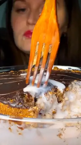 Chocolate cake Mukbangs 😋❣️ #chocolate #chococake #asmr #mukbangs #eating #uktiktok🇬🇧uk 