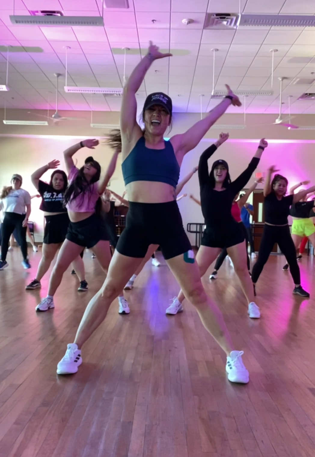 Where have u been 💋 Online classes: Somble.com/LaceUpFitness #cardio #dance #move #Fitness #rihanna #dancefitness #jam #letsgo 