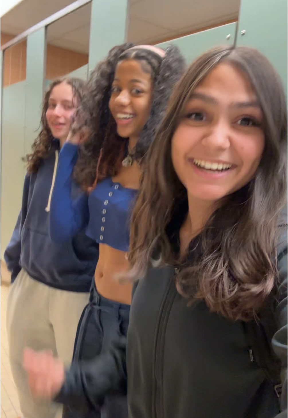 GET JIGGYY @Dani @Liv 