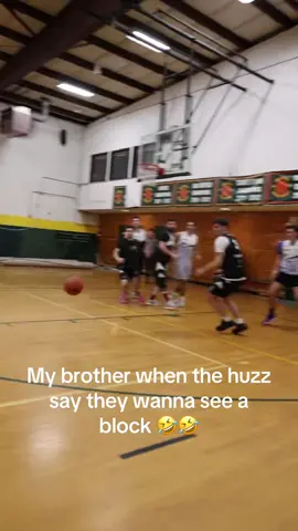 #fyp #viral #espn #huzz 🤣🤣can’t bring him round no females 