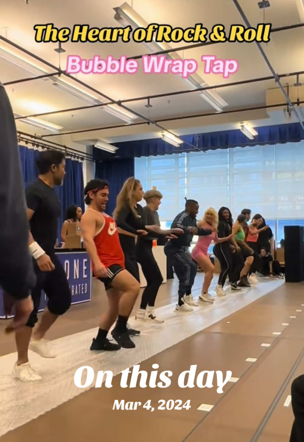 #onthisday I saw the most iconic bubble wrap tap dance and I still think about it ALL the time. miss you heart on roll 🎸#ashseesallthetheater #bubblewraptap #heartofrockandroll #hueylewisandthenews #broadway #broadwaychoreography #theatrekids #musicals #broadwaymusicals #musicaltheatre #jukeboxmusical 