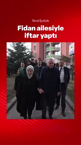Cumhurbaşkanı Erdoğan ve eşi Emine Erdoğan, Ankara'da Fidan ailesiyle iftar yaptı.