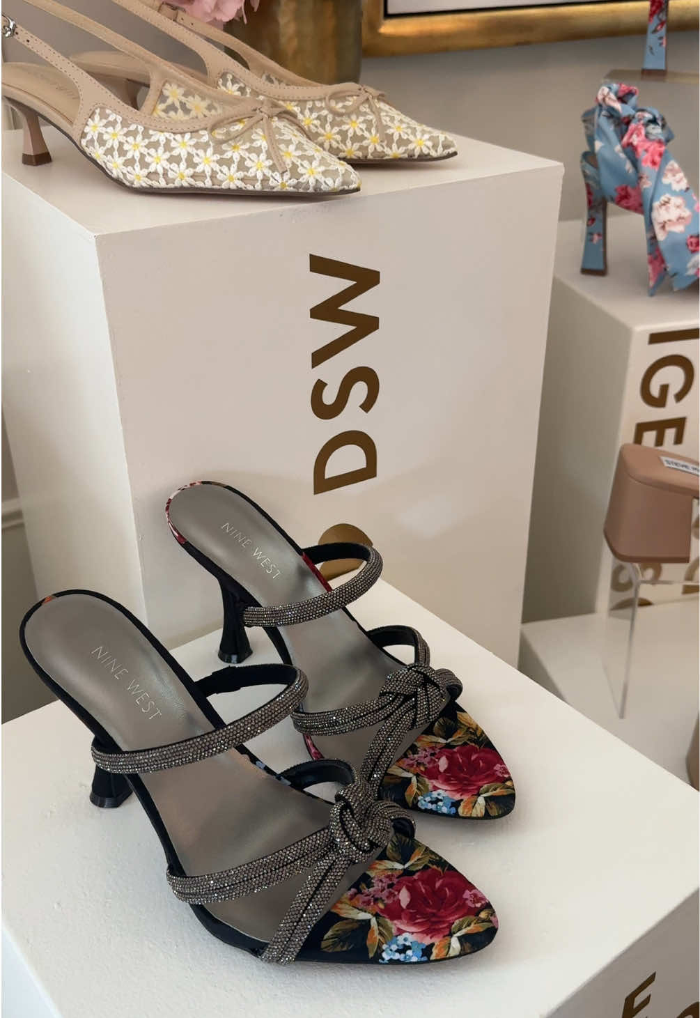 @DSW gifting suite @Paige DeSorbo 