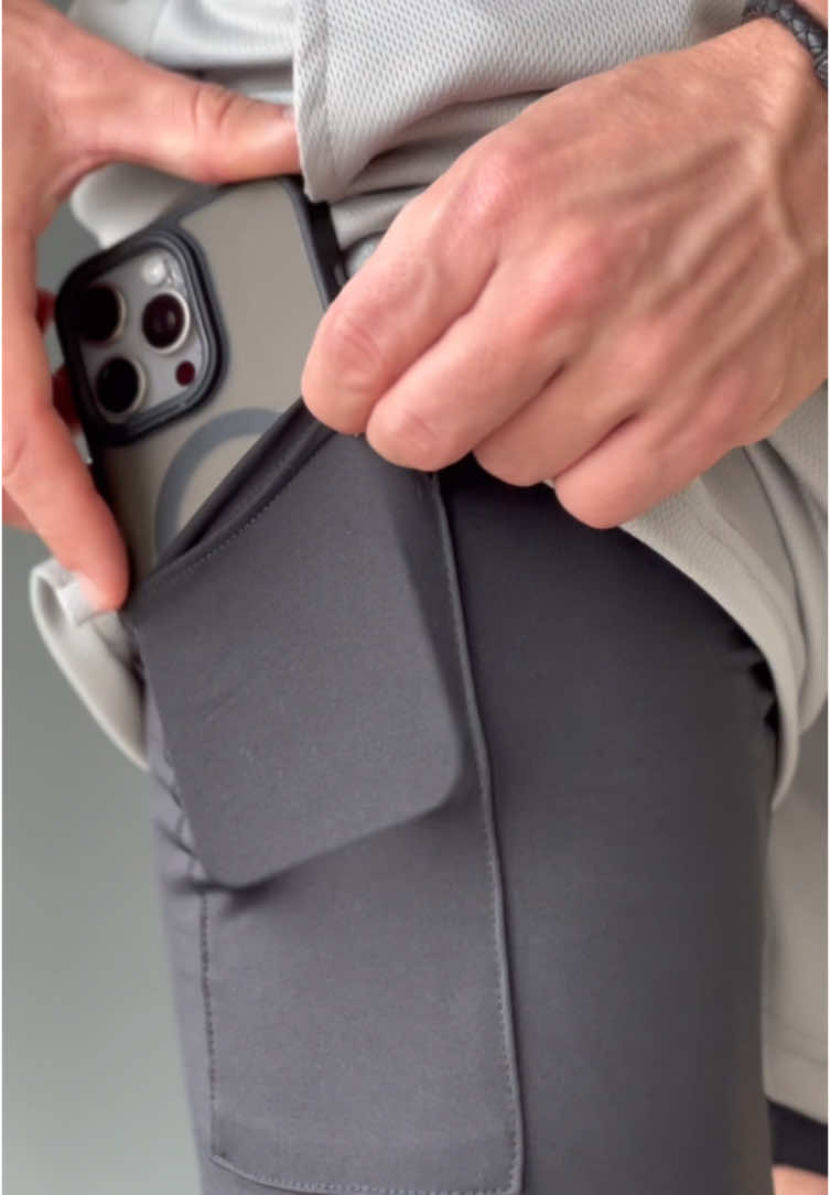 Shorts Training 2 em 1 - Dry Fit Alta Qualidade! 🤩 Esse shorts da Marphim foi projetado para proporcionar máximo conforto, mobilidade e praticidade. Confeccionado em tecido leve e respirável, este shorts é ideal para qualquer tipo de atividade física Acesse www.marphim.com.br #shorts #shorts2em1 #roupafitness 