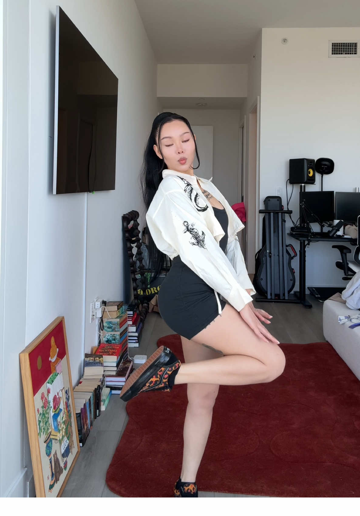 GRWM to run errands in my Premium Old Skools @Vans🤍
