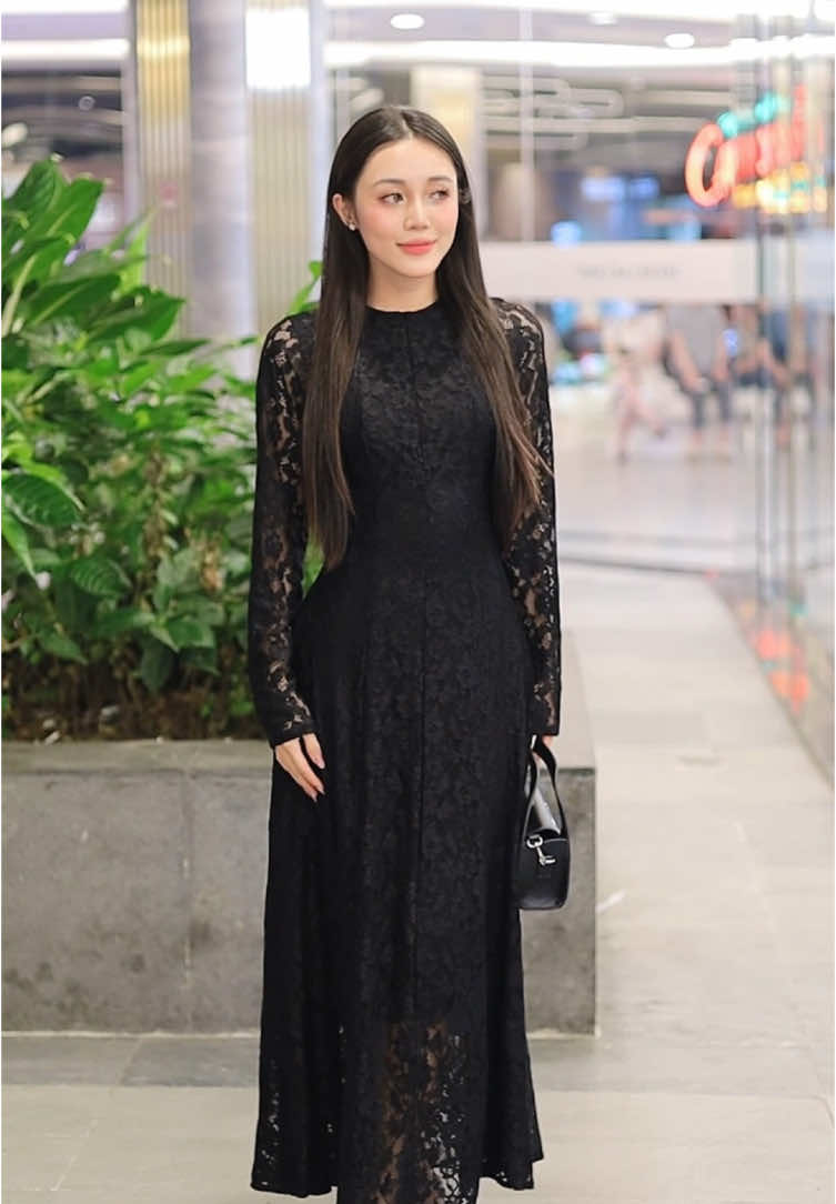 Xinh đẹp , sang trong là e nó #vayxinh #vaydep #vaythietke #thoitrangnu #qeenstore #outfltideas #trending 