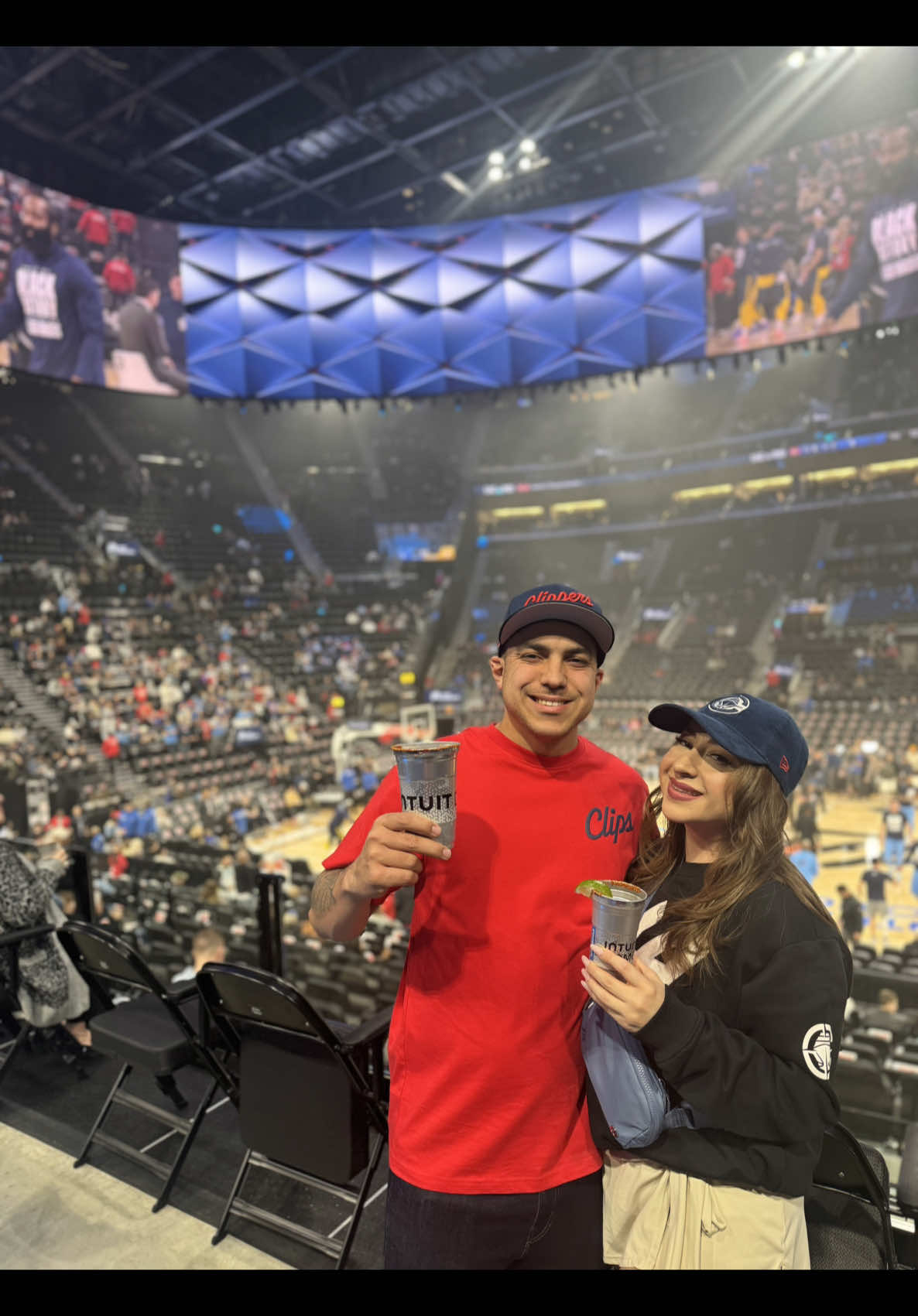 Go Clips 🛥️#parentsoftiktok #parentsontiktok #MomsofTikTok #Vlog #clippers #basketball #intuitdome #new #datenight #stadium #intuitdome 