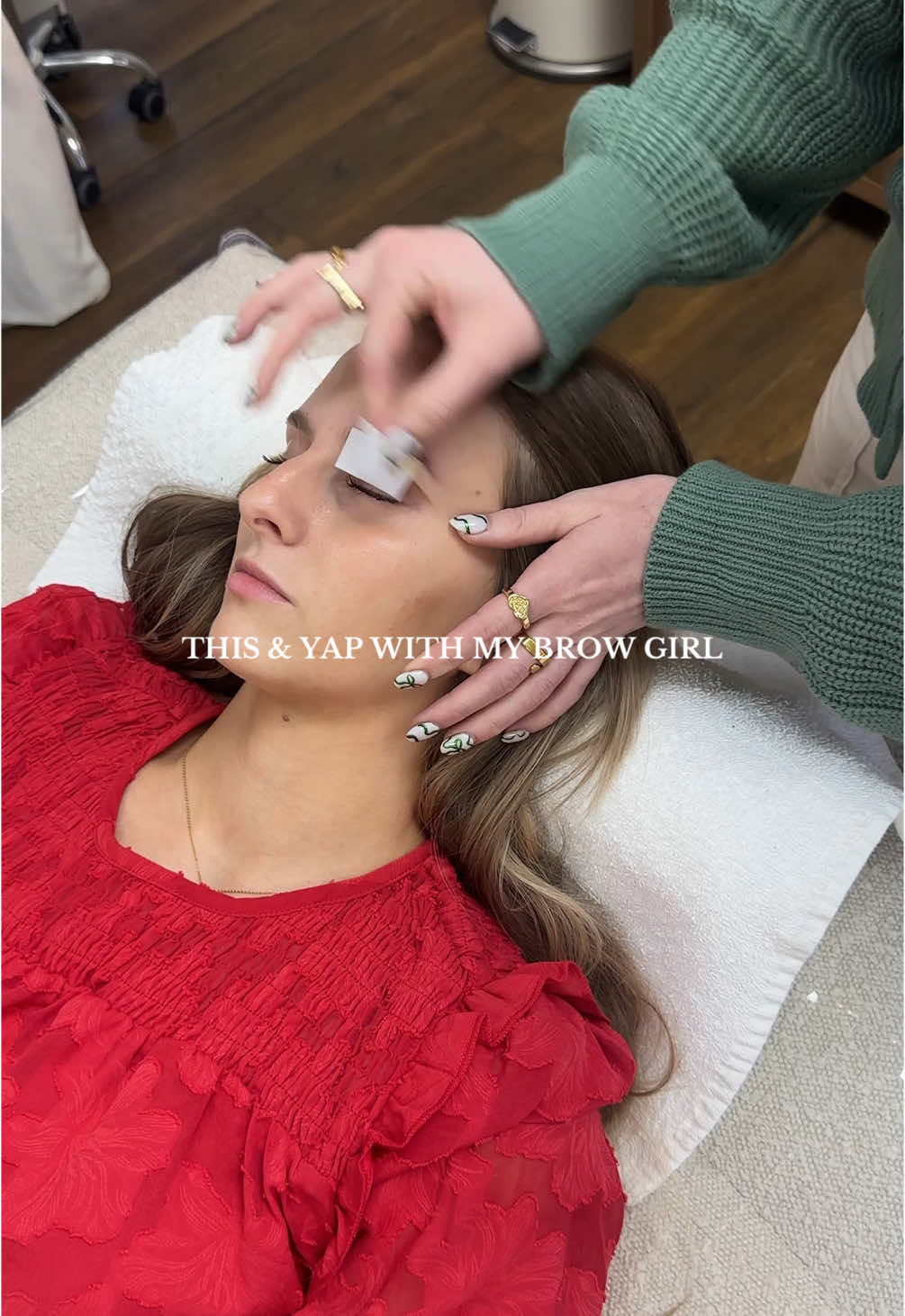 I love being a girl 🫶🏼 #eyebrowwax #waxing #girls #thisandyap 