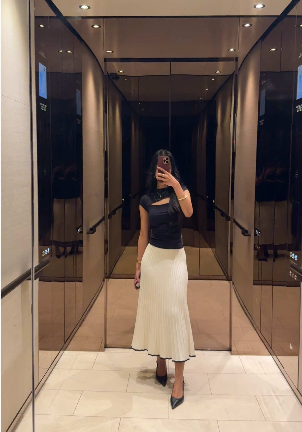 Work fit 🫶🏽  #OOTD #fypシ #fitcheck #caspsulewardrobe #classystyle #corporategirlies #workfits #paralegal #lawstudent 