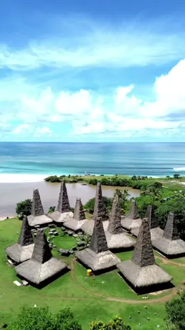 📍sumba . . Explore sumba bersama kita pasti seru. . . Private trip sumba 5d4n 1pax 4 juta/pax 2pax pasti jln Include Hotel full ace (Ella hotel & padadita hotel) Mobil full ace Mkn 3x sehari Air mineral Tiket wisata Dokumentasi drone & miroles Antr & jmpt bandara Exclude Tiket pesawat pp Pengeluaran pribadi Tiping guide & Driver  Itinerary 4d3n Day 1 Penjemputan TMC  Rumah adat Ratenggaro  Sunset bukit lendongara Day 2 Pantai mandorak Danau wekuri  Air terjun wekacura Praiijing Sunset bukit wairinding Day 3 Savana purukambera Air terjun tanggedu  Sunset bukit tenau Day 4 Bukit Tanarara  Air terjun waimarang Sunset pantai walakiri Day 5 Belanja ole2 Pengantaran bandara Trip selesai . . More info wa:082146317031 (fons) . . #sumba #exploresumba #humba #jelajahsumba #tripsumba #sumbatrip #pilotdrone #liburansumba #holidaysumba #sewamobilsumba #timurrentcar #praijing  #tanggedu  #ratenggaro  #waimarang #walakiri #fyp #mandorak  #wekurilagoon #fyp #reels #folk  #tripindonesia  #ntttrip  #instagram  #tiktok #tiktokindonesia  #tiktokviral  #folkindonesian  #traveler @Pagitt 