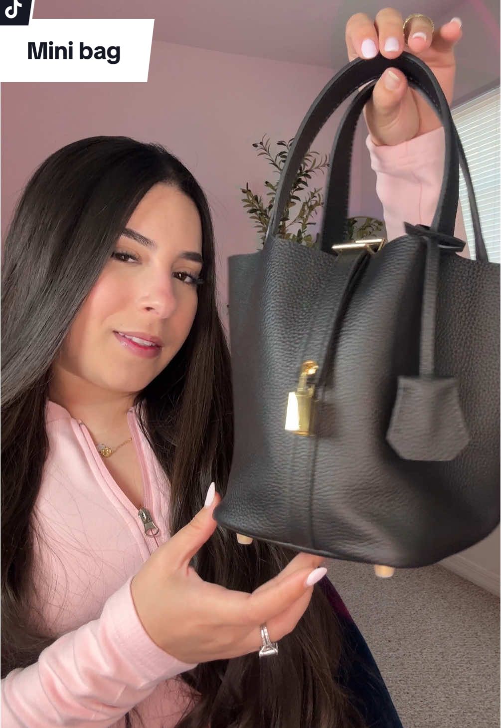 Mini bolso espacioso y elegante #bag #bags #bolso #elegante 