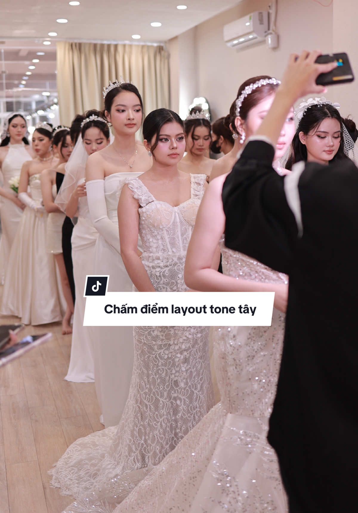 Chuỗi layout cô dâu bắt đầu rồi cả nhà ơii 🥰#viral #xuhuong #hocmakeup #celnguyenn 