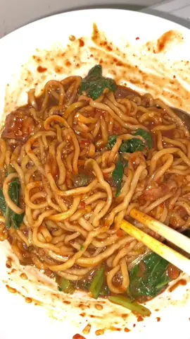 semoga fyp pas kalian lagi puasa  Buahahaha 🤣  #makan #makanpedas #fypwoi #mieayam 