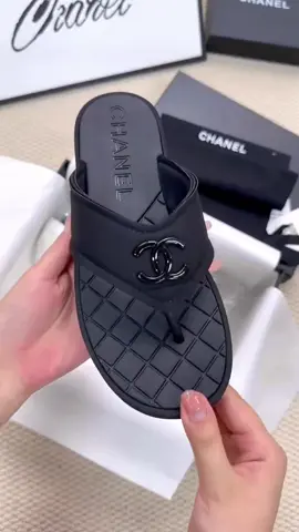 #shoes #slippers #sandals #womenshoes #designershoes #luxuryshoes #shoesfactory 
