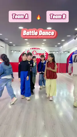 Team nào thắng nhỉ? 😍 #trending #xuhuong #fyp #quanggiahuy #thayhuykiddance #tiktokdance 