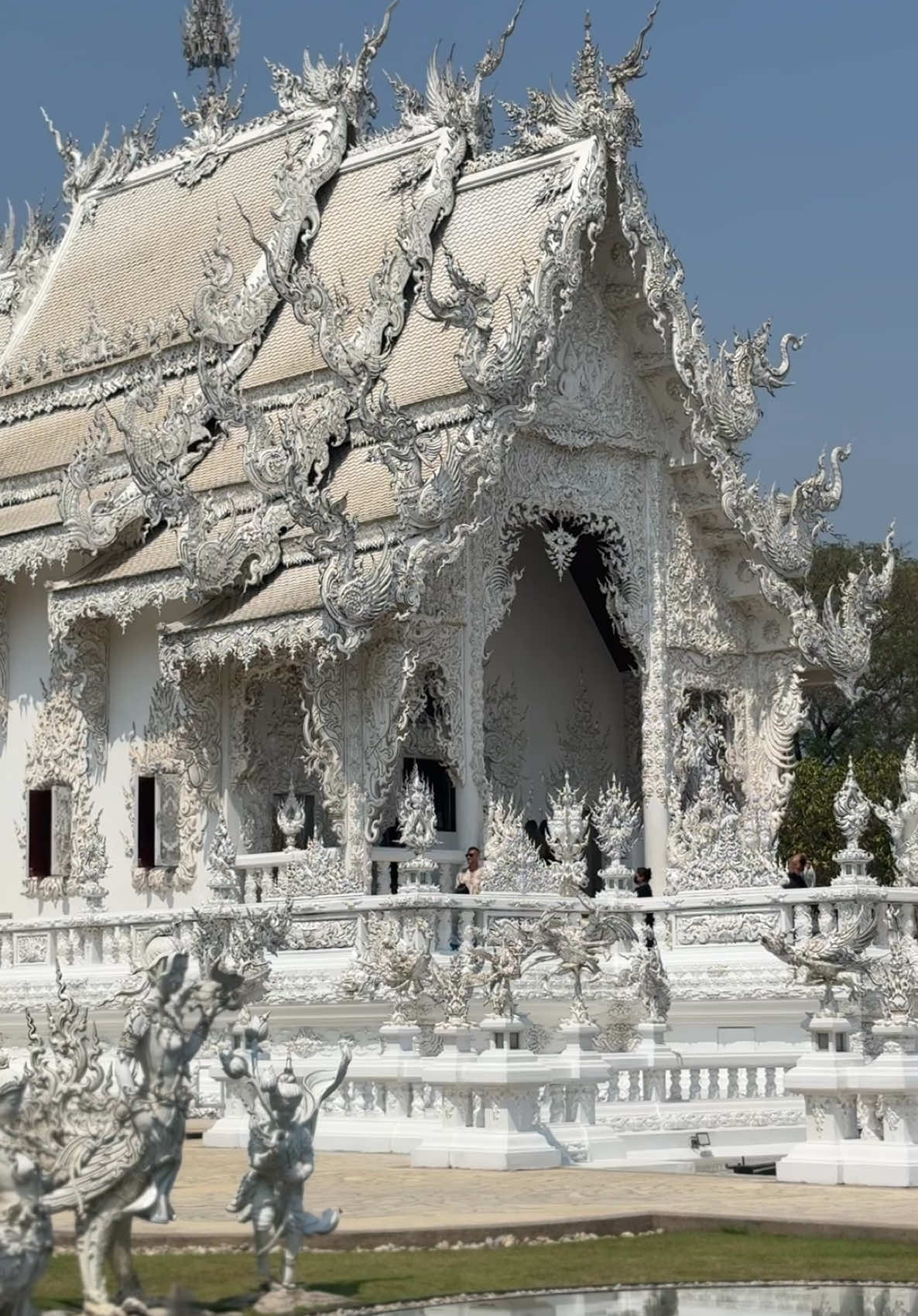 El majestuoso Templo blanco , Wat Rong Khun , Chiang Rai #whitetemplechiangrai #chiangrai #tailandia🇹🇭 
