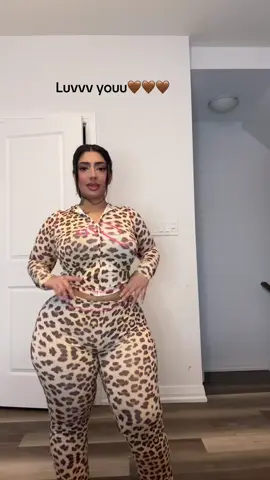 Do you love this outfit for today 💗💗💗 #fyp #thick #short #fypシ 