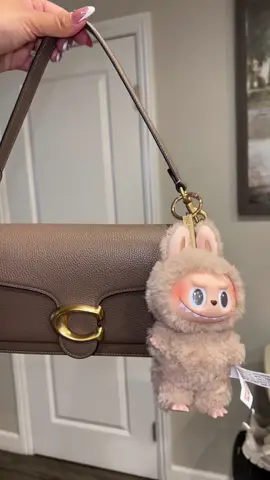 Obsessed 💓#labubu #fyp #foryoupage #purse 