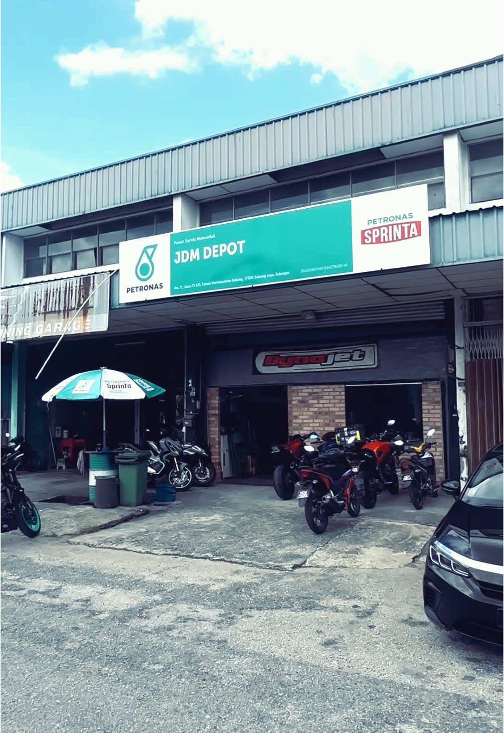 Dyno Tuning + Flash ECU + DNG Airfilter Boleh roger sifu @Goo_niche untuk buat benda ni.  Buat dekat @JDM DEPOT MALAYSIA  Hp before 105.9 after 115.6 Torque before 90.9 after 95.4 #yamahamt09 #mt09v3 #dynotune #dynojet #scproject #crossplane 