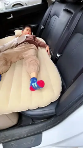 キャンプの強い味方！車載エアマットでアウトドアがもっと楽に！#車載エアマット #自動膨張マット #車内快適化 #長時間運転 #ドライブグッズ #車ライフ #キャンプ用品 #車内リラックス #家族旅行 #ビジネスパーソン #車内デコレーション #疲れ知らず #車用便利グッズ #日本製アクセサリー #TikTokおすすめ