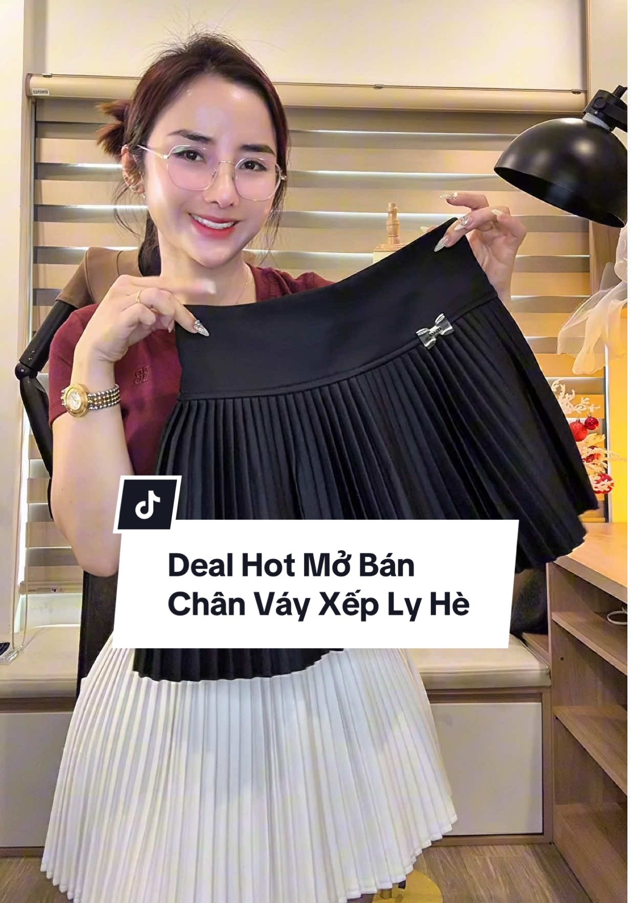 Deal Hời mấy bà ơi. mở bán chân váy xếp ly xuân hè #tattajeans #yenlewatch #chanvayxeply #xeply #chanvayxinh #chanvay 