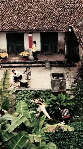 Hình ảnh của những 7x, 8x thế hệ ngày xưa ... thời không Internet nhưng thật nhiều niềm vui! có ai thấy hình bóng mình trong này không? #tetxua #quehuong #tuoitho