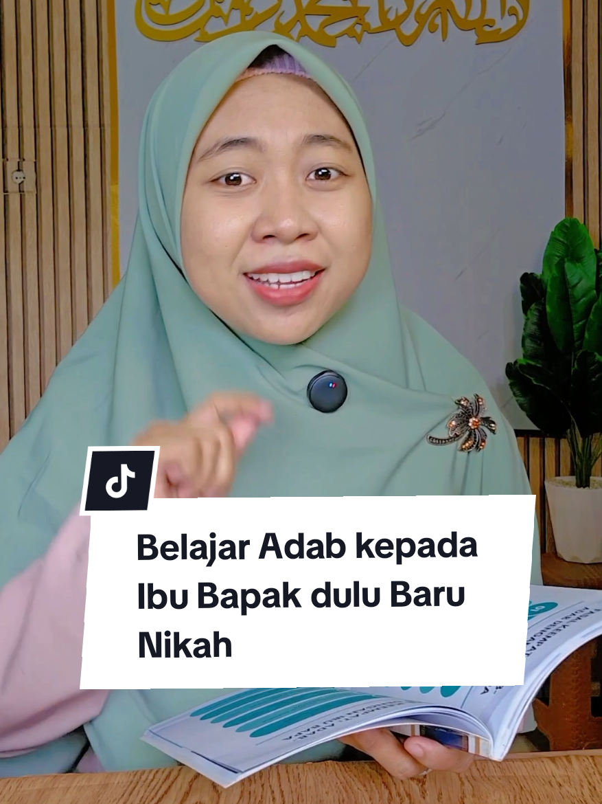 Adab kepada Orangtua ini harus di tanamkan sedini mungkin. Jika kita sebagai orangtua sepatutnya memberi contoh dan mengajarkan ke anak tentang adab ini, kami rekomendasikan buku adab terbaik yg bersumber dari berbagai mahzab dan Imam Al Ghazali, dapatkan sekarang juga ! #belajaragama #ramadhan #islam #videoislamic #fyp #ilmuagama #bedaieumah1daie #dakwahtiktok #bedaie 
