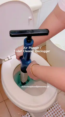 Sa wakas, naalis na rin ang bara sa toilet namin dahil dito sa AIR PLUNGER/ TOILET CLEANER DECLOGGER 😍 #airplunger #plunger #toilet #toiletcleaner #musthave 