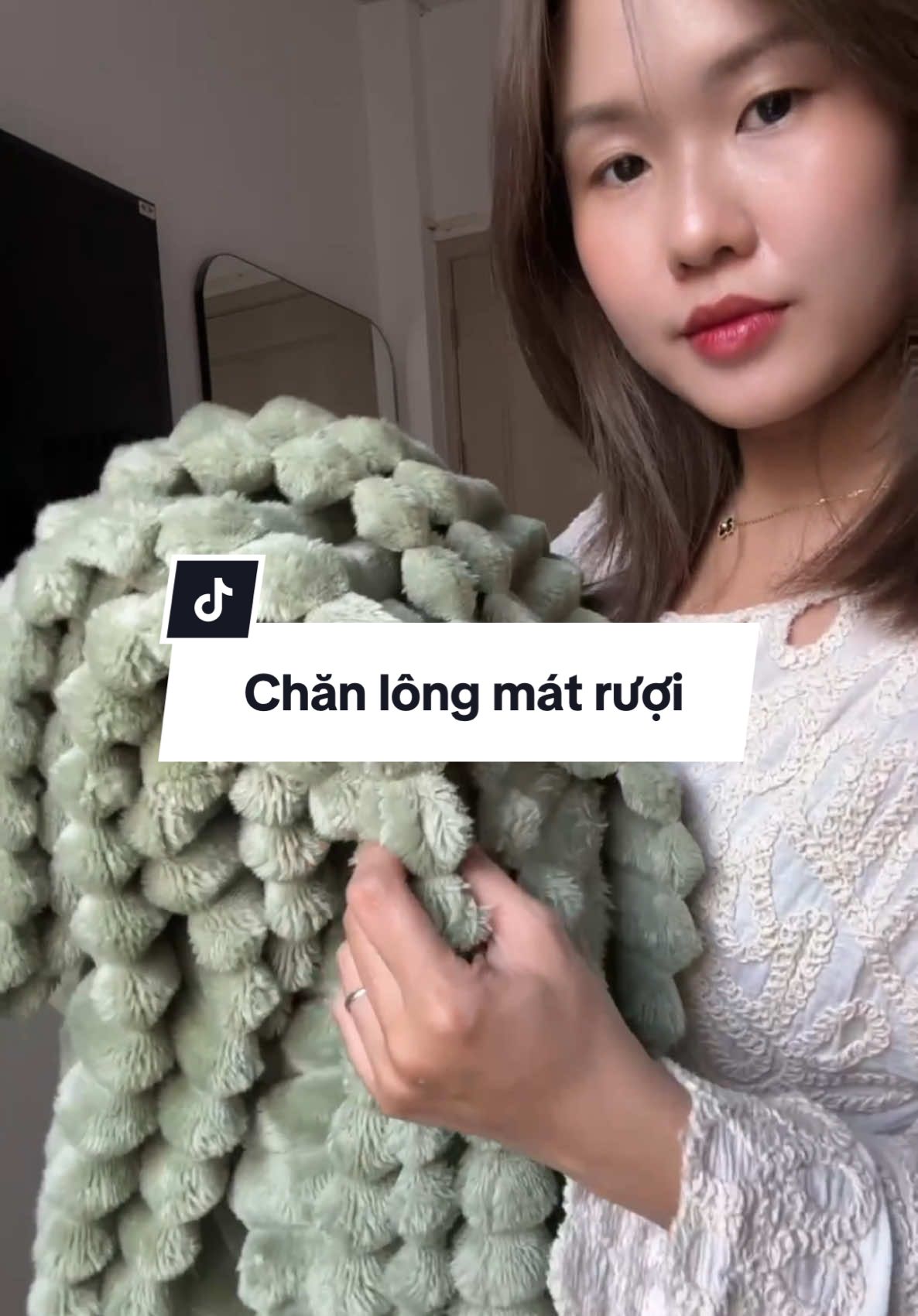 Chăn lông thỏ siêu mềm mịn ✨ #xh #LearnOnTikTok #fyp #chanlongtho #chanlong #chanlongcuu #chanhe #matme #thoaimai #memmin 