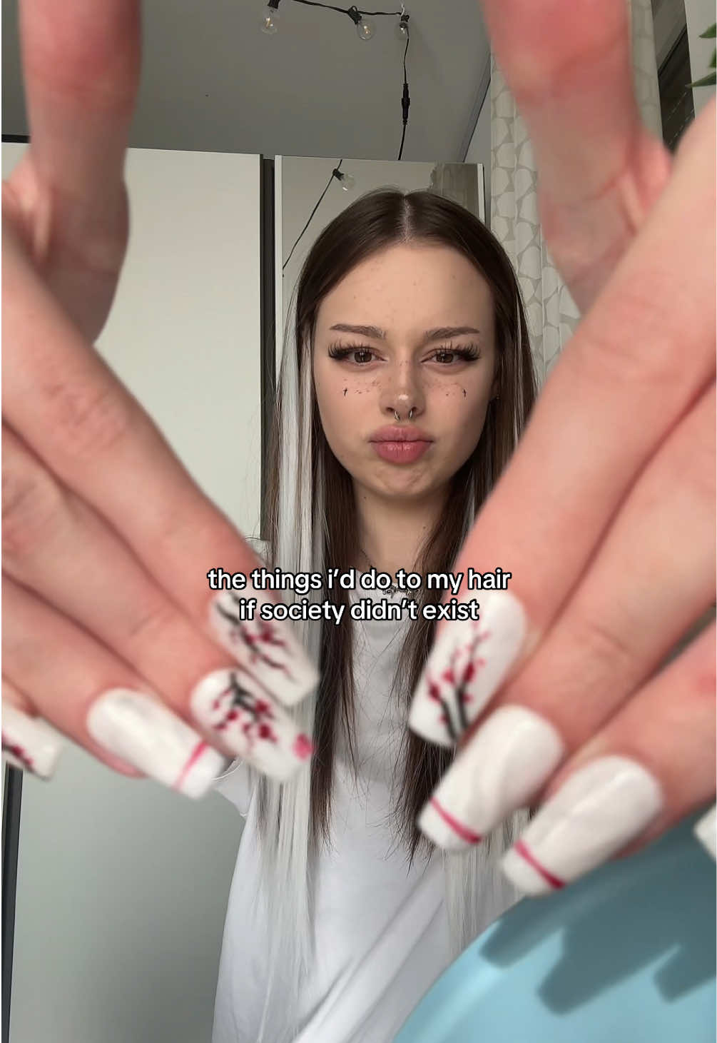 „blaue haare, rote haare, geh mal weg“ | #alt #slavicgirl #toothgems #grungemakeup #brunettegirl #y2k #slavicdoll #grunge