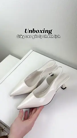 Màu trắng kem tiểu thư xinh quá đi, các chị em phối đồ công sở thì hợp lắm nhaa 💋💋 #unboxing #review #giaydepnu #giaycaogot #giaycongso 