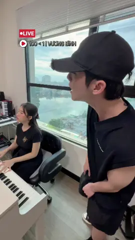 Cô trò tâm sự mỏng sau giờ học hát @VƯƠNG BÌNH #vuongbinh #live #nguyenhoangmyngoc #nguyenhoangmyngocvocal #vocalcoachcanhan #vocalproducer #vocalcoach #covannghethuat #thanhnhac #luyenthanh 
