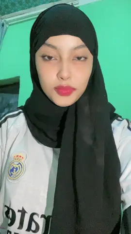 Fr who are u?!😁 #sumayazakariye🔒😍 #realmadridfc #realmadrid_madridistas #ramadan2025 #Ramadan #zoezaki💕 #f #fyp #foryoupage #fypシ゚ #viral_video #muslimtiktok #الشعب_الصيني_ماله_حل😂😂 #somalitiktok #madridista #fyyyyyyyyyyyyyyyy #fypviral #viraltiktokvideo #foryoupage❤️❤️ #ريال_مدريد #ريال_مدريد_عشق_لا_ينتهي 