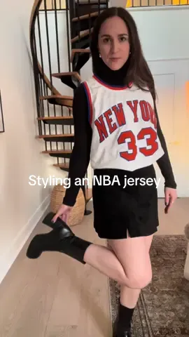 How I would style an @NBA jersey for everyday wear Ignore my pale winter legs  @stevemadden @New York Knicks #basketballjersey #outfitinspo #stylingvswearing #nbajerseys #basketballoutfit #nbaoutfits 