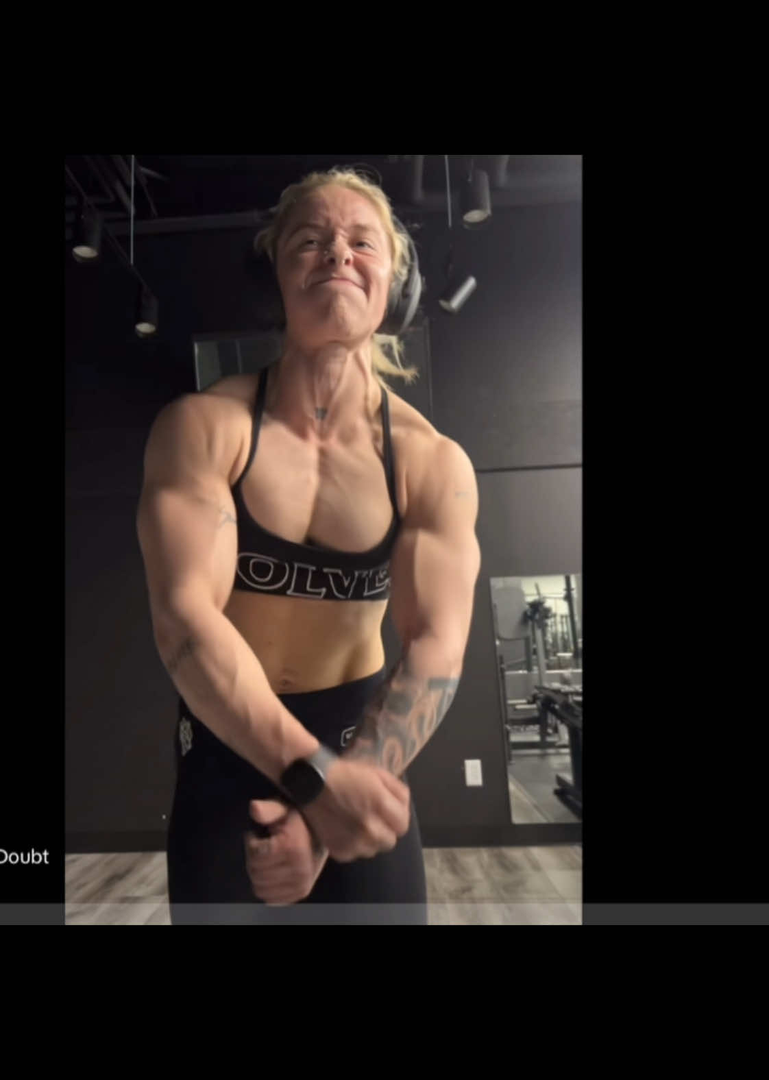 ##strongwomen #buffgirl #powerlifter #girlbodybuilders #girlbiceps #girlbiceps #mostmuscularpose #girladamsapple #girlpecs #6kfollowers?pt 