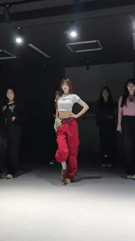 当年谁不会哼几句啦啦啦啦啦啦 #kara #mr  #韩舞 #we12 #douyin #foryou