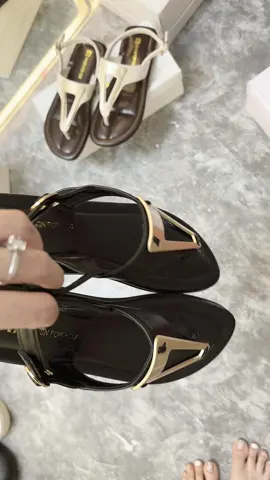 Chọn giày không nhất thiết quá xinh đẹp nhưng phải thoải mái và vừa chân🥳 #xuhuong #giaydepxinh #sandannu 